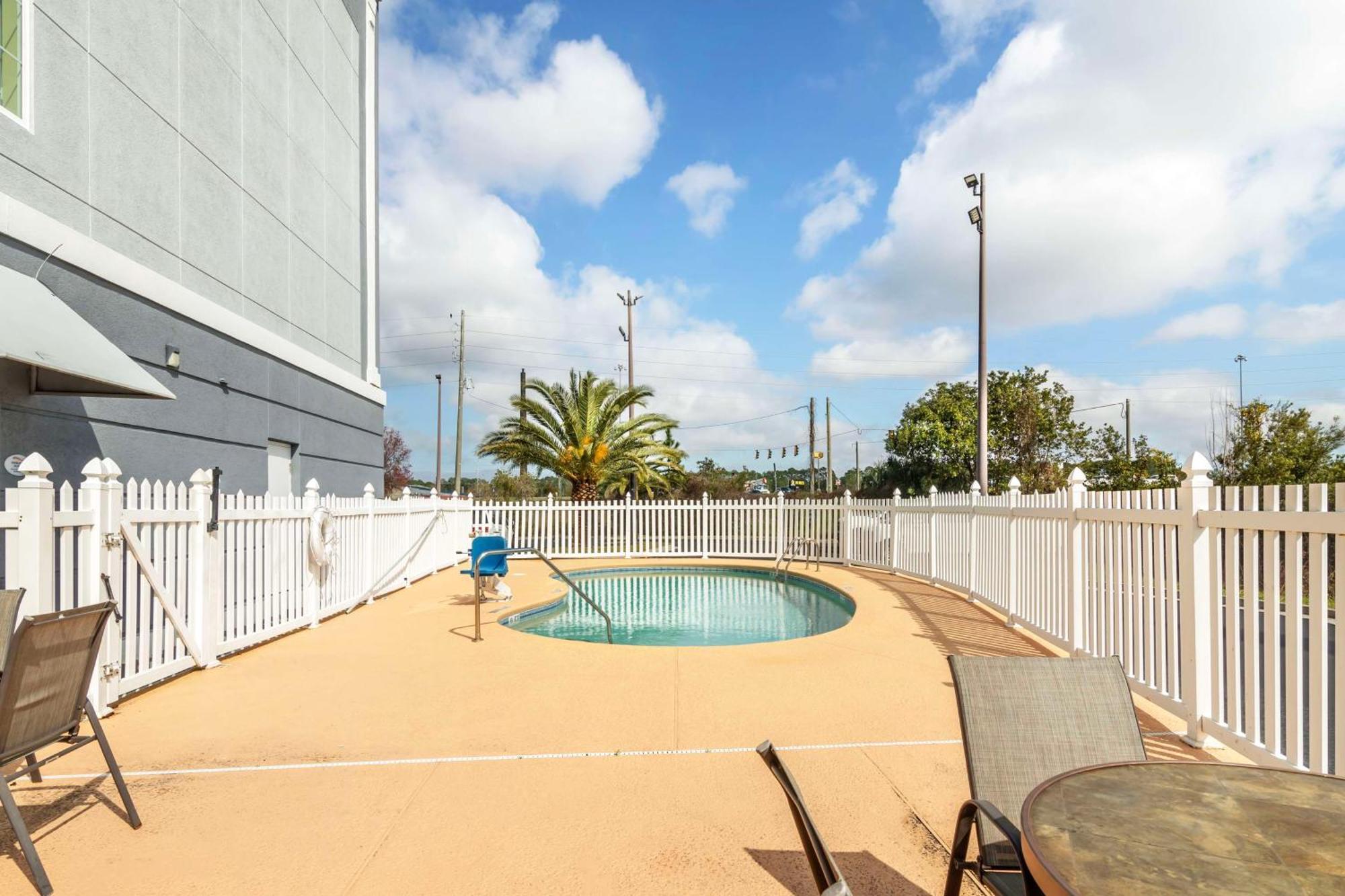 Best Western Plus Brunswick Inn&Suites Exterior foto